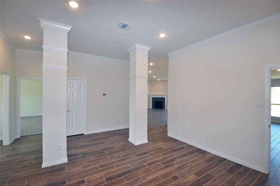 Spacious, unfurnished interior of a new home in , League City (Image 30). Spacious, unfurnished interior of a new home in , League City (Image 30).