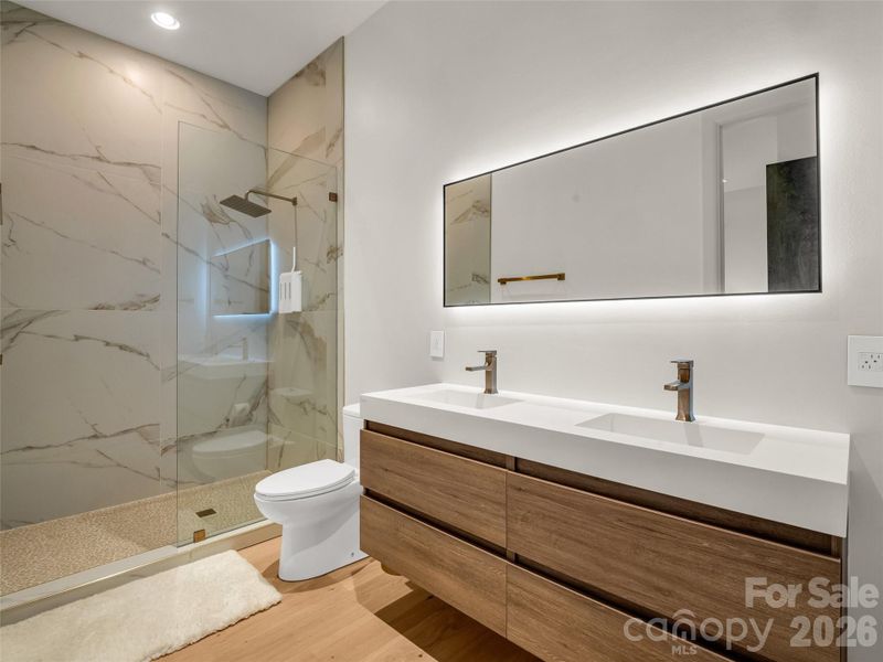 Furnished interior view inside a new home in , Lake Lure (Image 9).