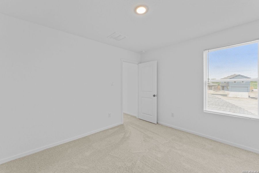 Spacious, unfurnished interior of a new home in Guadalupe Ridge, New Braunfels (Image 18).