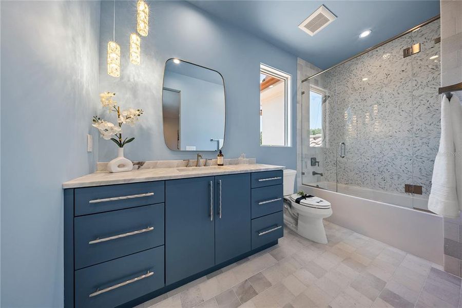 Furnished interior view inside a new home in , Orlando (Image 48).