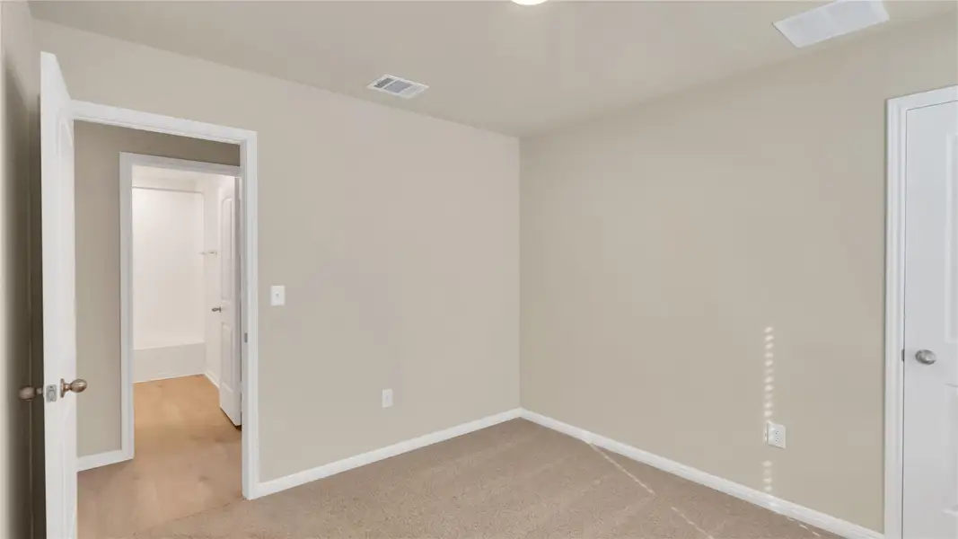 Spacious, unfurnished interior of a new home in Bar W Ranch, Leander (Image 17). Spacious, unfurnished interior of a new home in Bar W Ranch, Leander (Image 17).