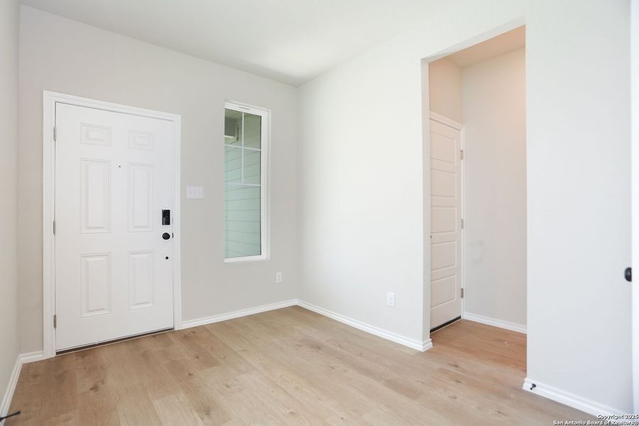 Spacious, unfurnished interior of a new home in Fairway Crossing 40s, San Antonio (Image 16).