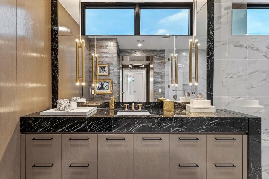 mls_PRIMARY_BATHROOM_VANITY