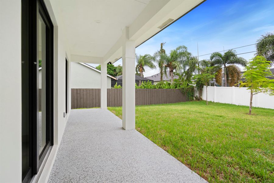Exterior details and patio area of a home in , Port St. Lucie (Image 15).