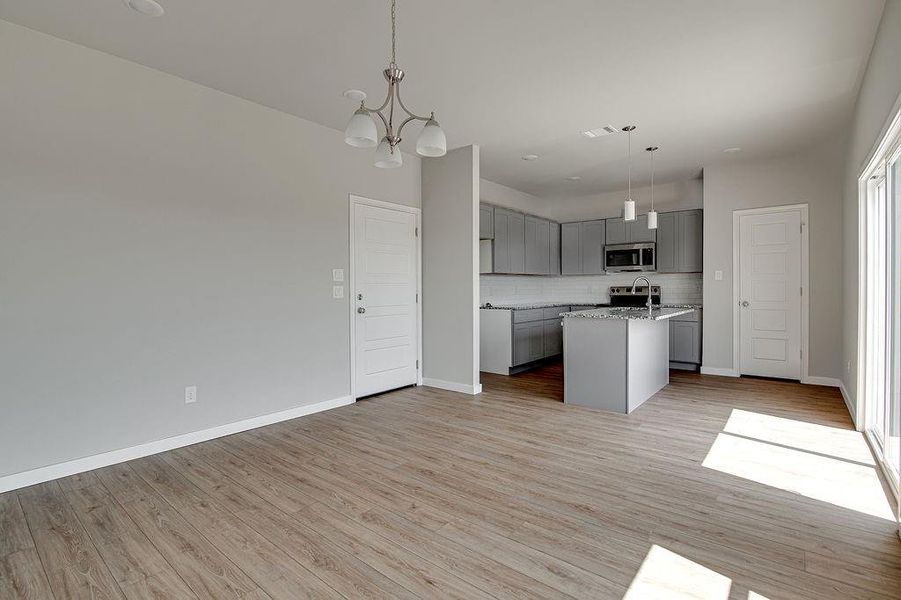Spacious, unfurnished interior of a new home in Trails of Fossil Creek, Fort Worth (Image 17). Spacious, unfurnished interior of a new home in Trails of Fossil Creek, Fort Worth (Image 17).