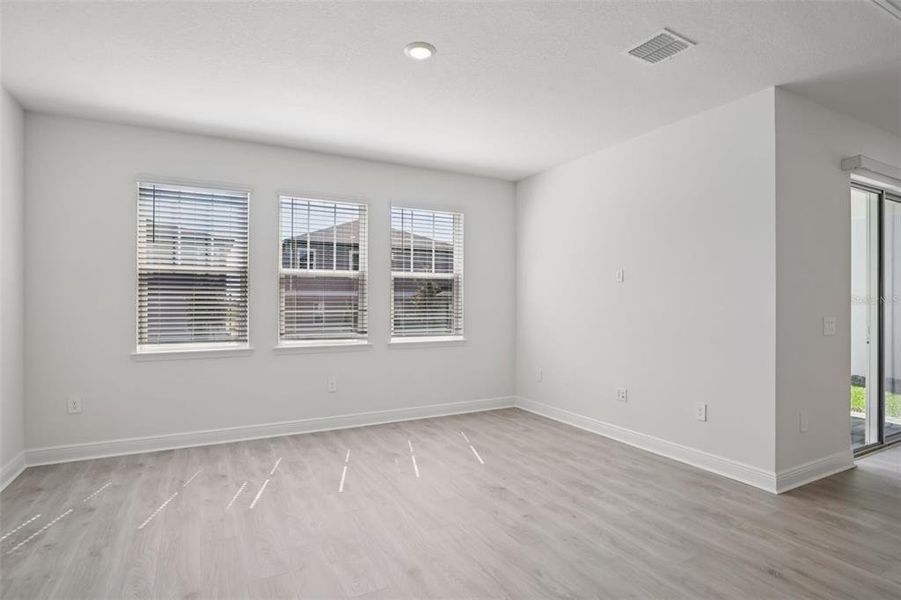 Spacious, unfurnished interior of a new home in Cyrene at Minneola, Minneola (Image 19).