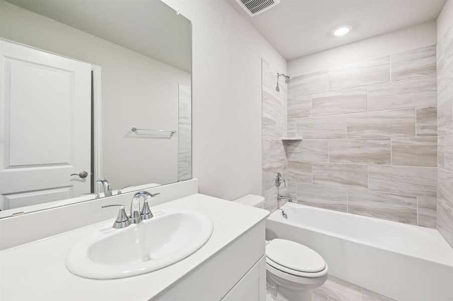 Photo is not of the actual home, but is an inspirational photo of builder’s model home and may depict options, furnishings, and/or decorator features that are not included. Photo is not of the actual home, but is an inspirational photo of builder’s model home and may depict options, furnishings, and/or decorator features that are not included.