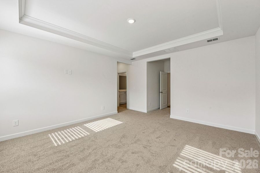Spacious, unfurnished interior of a new home in Brighton Springs, York (Image 13).