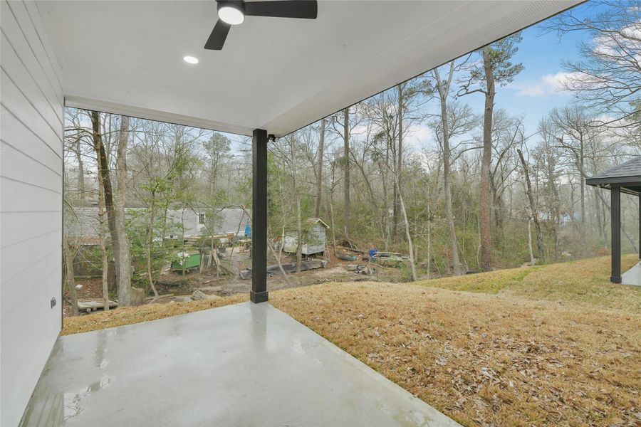 Exterior details and patio area of a home in , Willis (Image 3).
