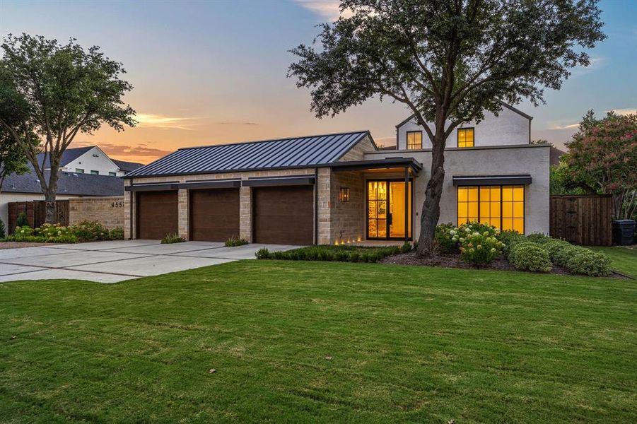 Front exterior of a new home in , Dallas, TX, highlighting curb appeal (Image 25). Front exterior of a new home in , Dallas, TX, highlighting curb appeal (Image 25).