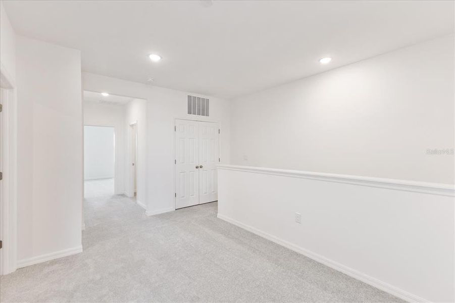 Spacious, unfurnished interior of a new home in The Residences at Emerson Park, Apopka (Image 9).