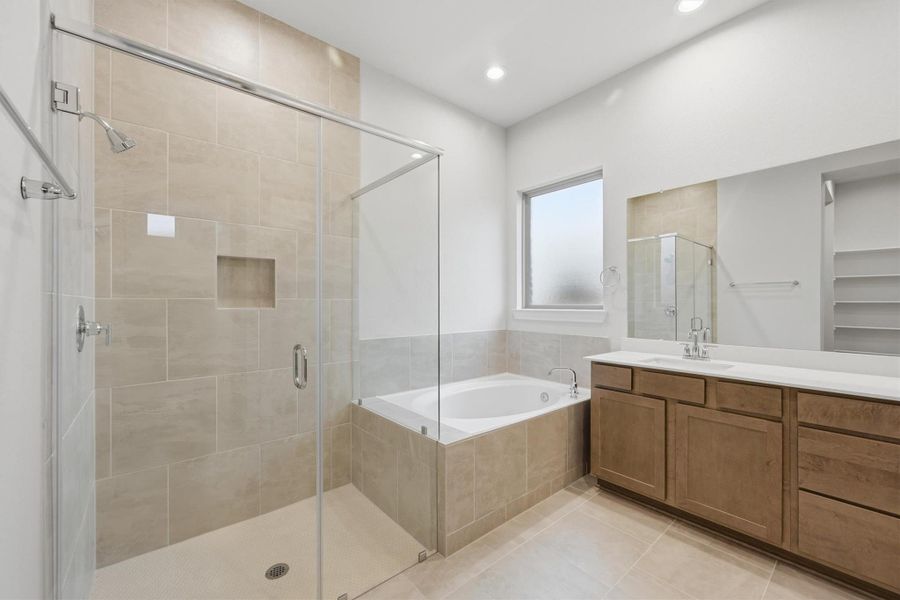 Furnished interior view inside a new home in Canterra Creek  60', Iowa Colony (Image 12).