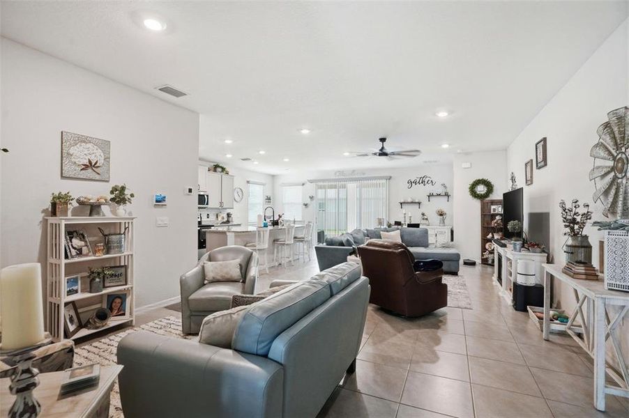 Furnished interior view inside a new home in Waterford, Brooksville (Image 33).