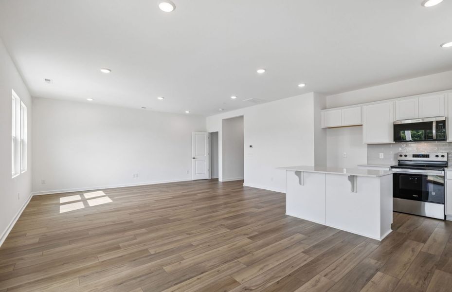 Spacious, unfurnished interior of a new home in Highlands of Carter's Station, Columbia (Image 14).