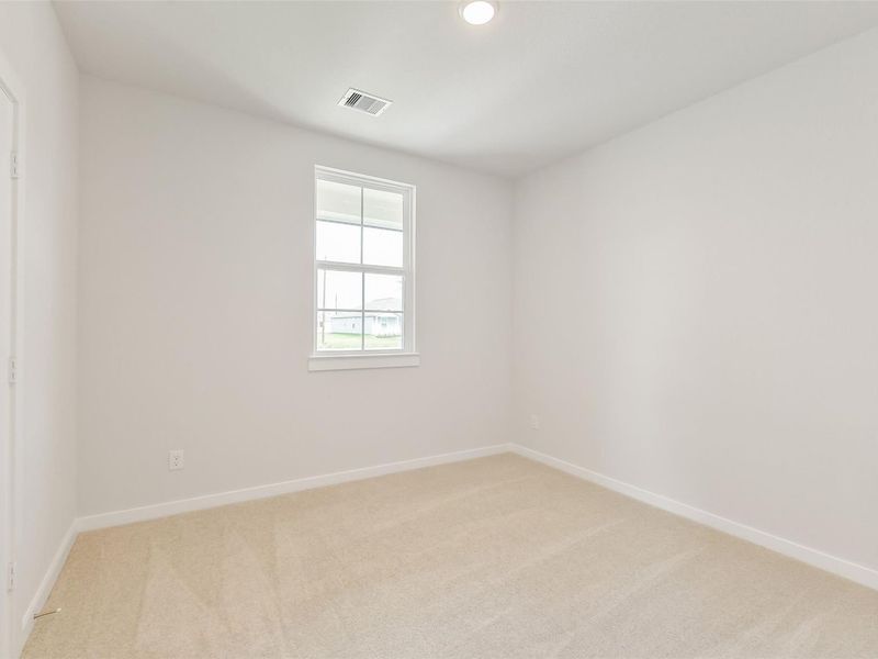 Spacious, unfurnished interior of a new home in Spring Branch Crossing, Conroe (Image 33).
