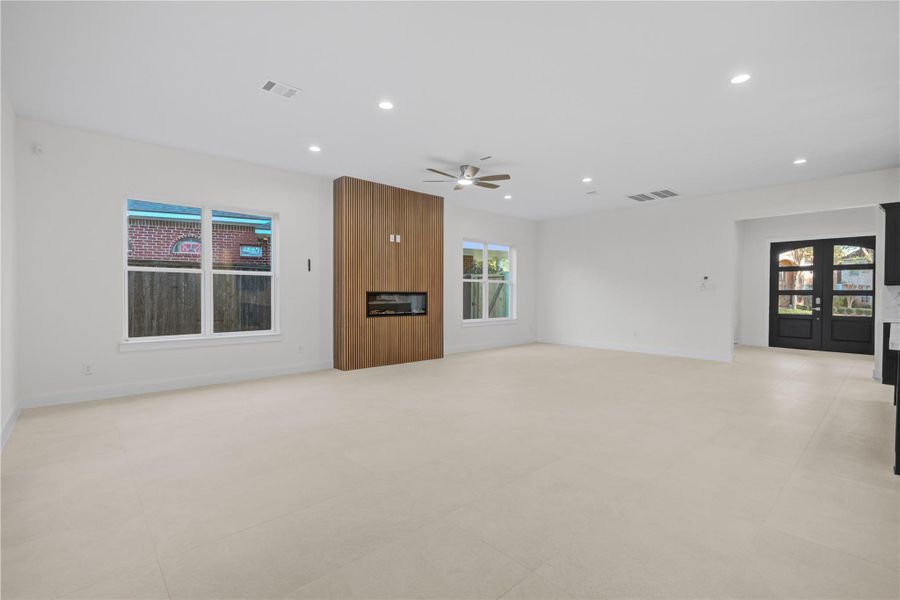 Spacious, unfurnished interior of a new home in , Houston (Image 38).