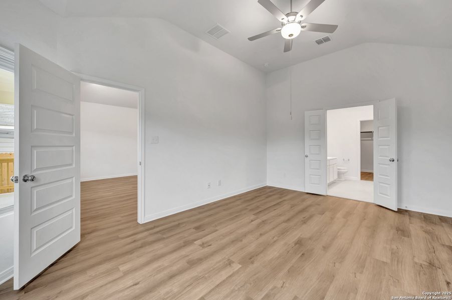 Spacious, unfurnished interior of a new home in Paloma Park, Converse (Image 20).