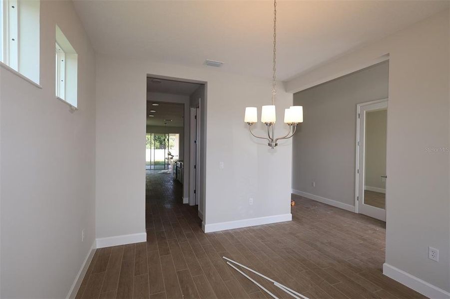 Spacious, unfurnished interior of a new home in Willow Run, Apopka (Image 13).