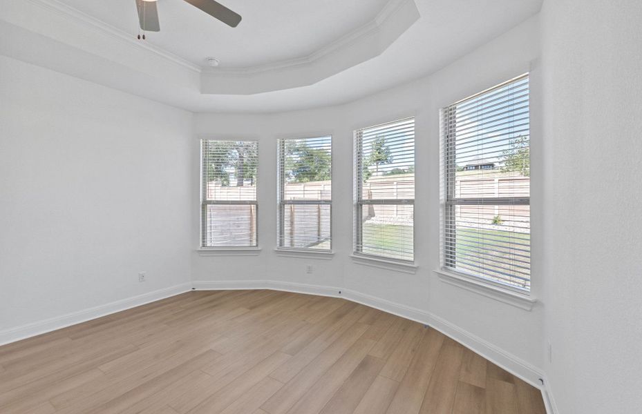 Spacious, unfurnished interior of a new home in Bluffview Reserve, Leander (Image 43).