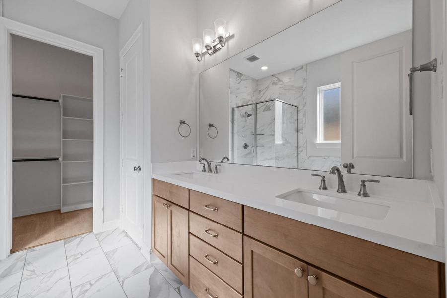 Primary dual vanities plenty of lighting