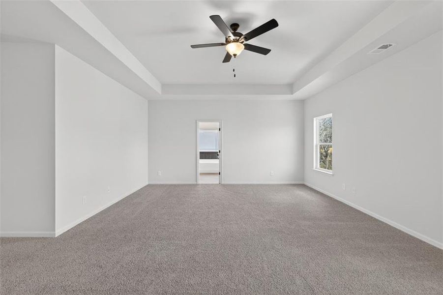 Spacious, unfurnished interior of a new home in Garrett Preserve, Douglasville (Image 33).
