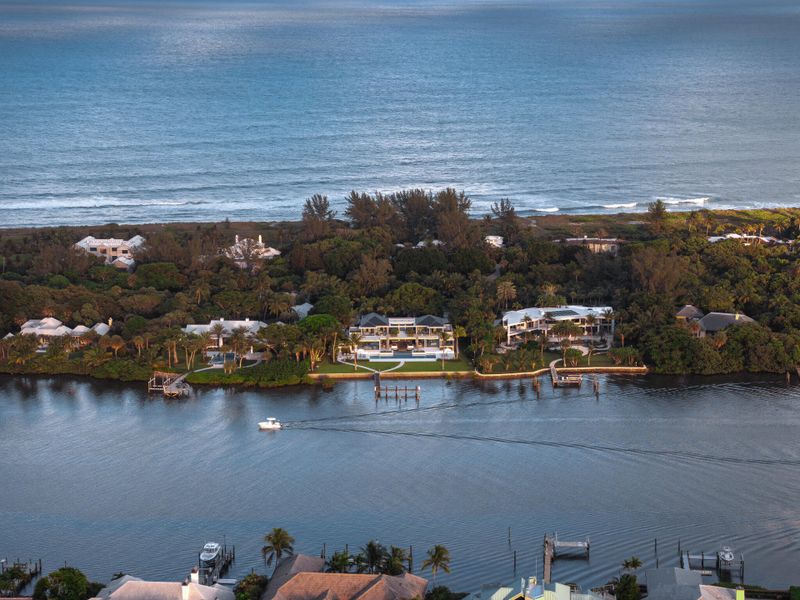 488 S Beach Rd, Jupiter Island, 33455-24