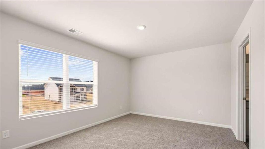 Spacious, unfurnished interior of a new home in Bridle Creek, Locust Grove (Image 32).