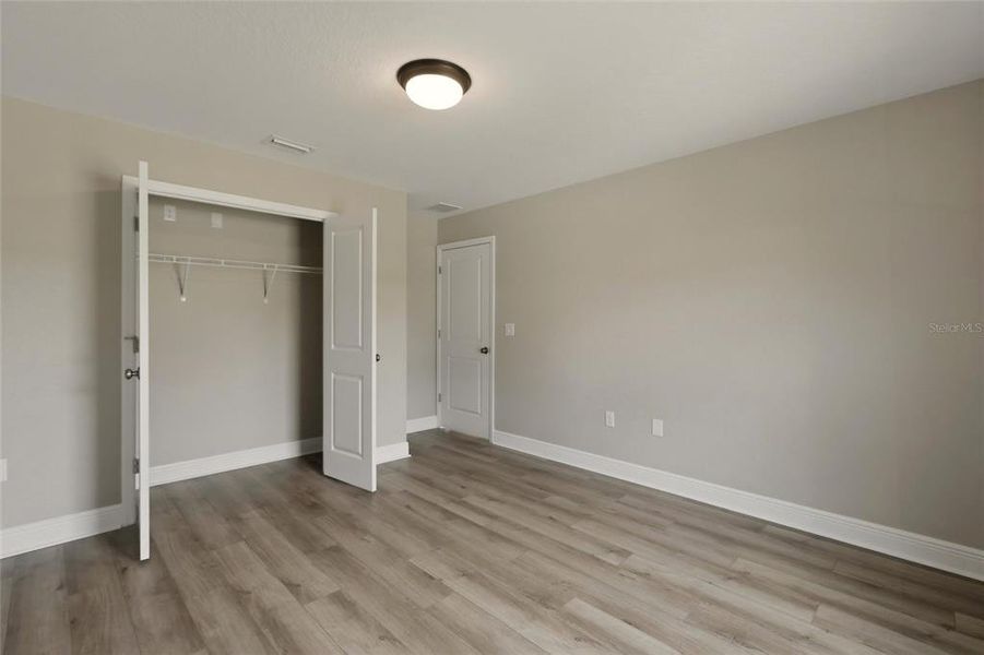 Spacious, unfurnished interior of a new home in , Sebring (Image 39).