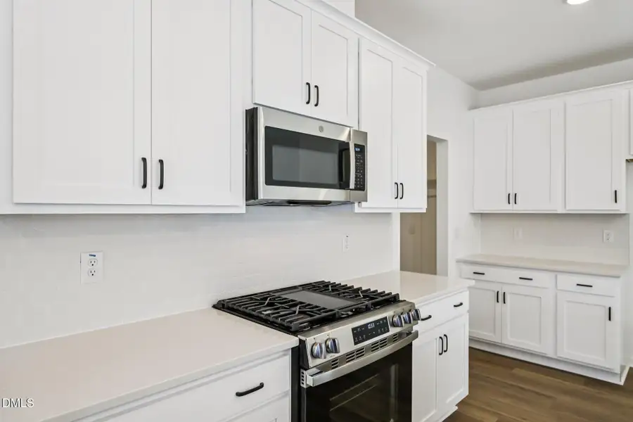 17-web-or-mls-Emeline Wy-S2402-017