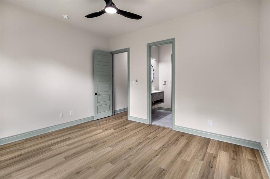 Spacious, unfurnished interior of a new home in , Granbury (Image 31).