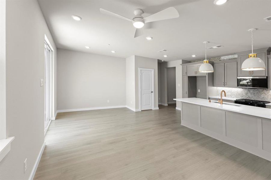 12. 725 Prosper - Family (3) 12. 725 Prosper - Family (3)