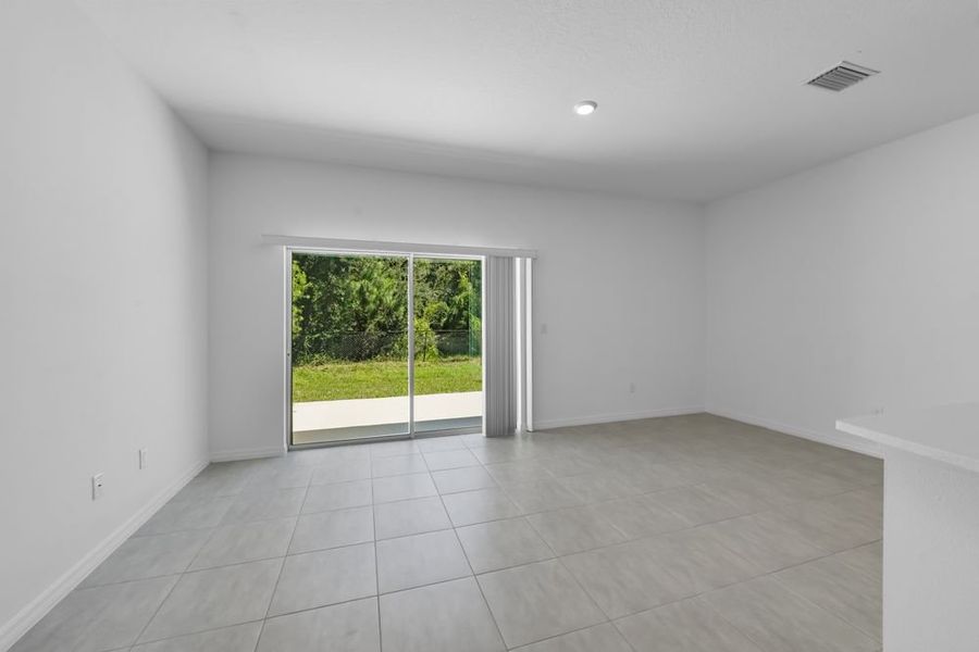 Spacious, unfurnished interior of a new home in Vinterra Townhomes, Nokomis (Image 16).