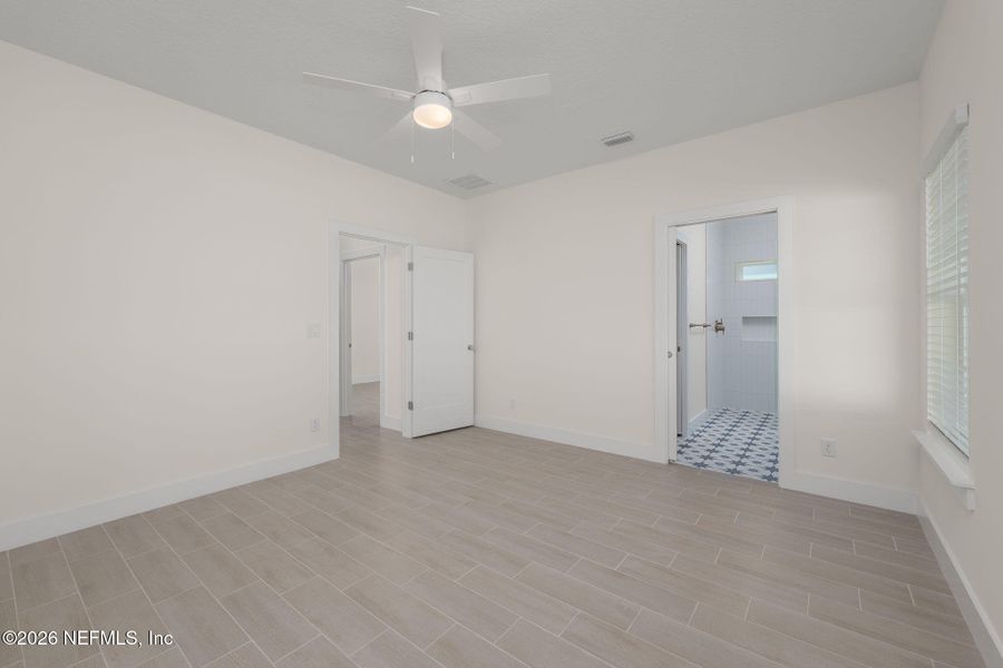 Spacious, unfurnished interior of a new home in , St. Augustine (Image 21).