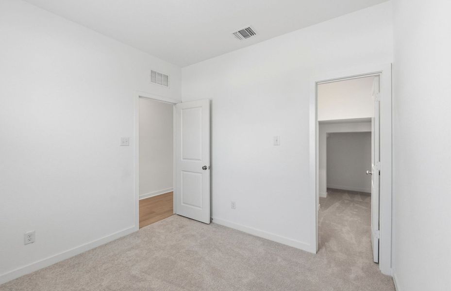 Spacious, unfurnished interior of a new home in Skyview, Belton (Image 15).