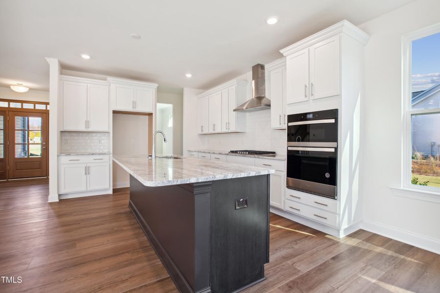 Fontana -Extended Gourmet Kitchen