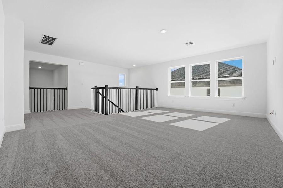 Spacious, unfurnished interior of a new home in Travisso, Leander (Image 20).