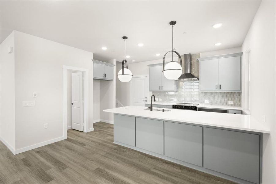 4602 White Buffalo_ 2223_Elm- Kitchen-2