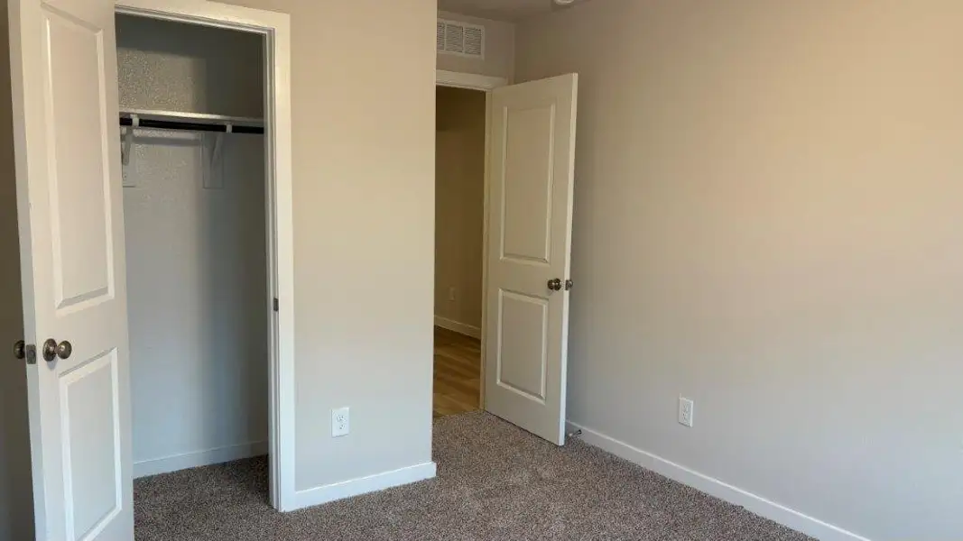 Spacious, unfurnished interior of a new home in King's Landing, Corpus Christi (Image 8).