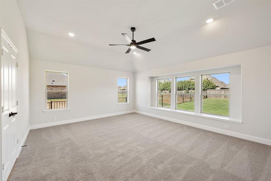 Spacious, unfurnished interior of a new home in Abe's Landing, Granbury (Image 16). Spacious, unfurnished interior of a new home in Abe's Landing, Granbury (Image 16).