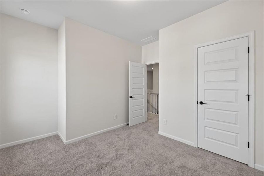 Spacious, unfurnished interior of a new home in Sanders Park, Austell (Image 23).