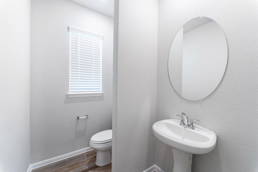 Furnished interior view inside a new home in Canterra Creek, Rosharon (Image 7).