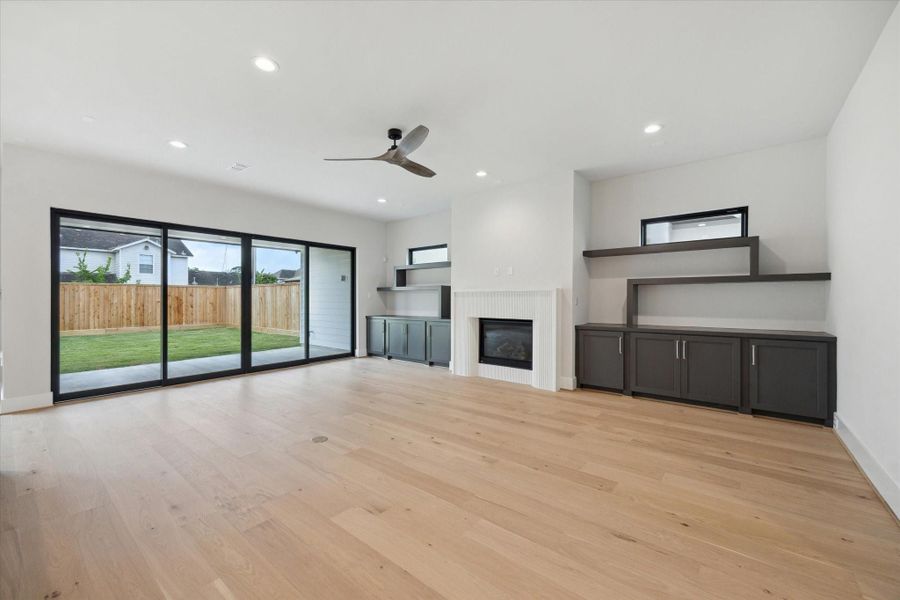 The cast stone fire place surround is awesome! The cast stone fire place surround is awesome!