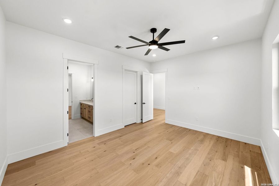 Spacious, unfurnished interior of a new home in , Boerne (Image 23).