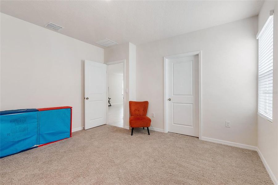 Spacious, unfurnished interior of a new home in Lake Deer Estates, Poinciana (Image 16).