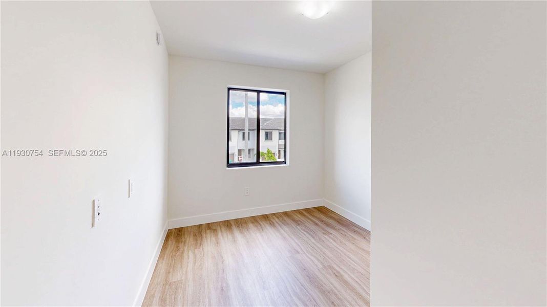 Spacious, unfurnished interior of a new home in , Homestead (Image 41).