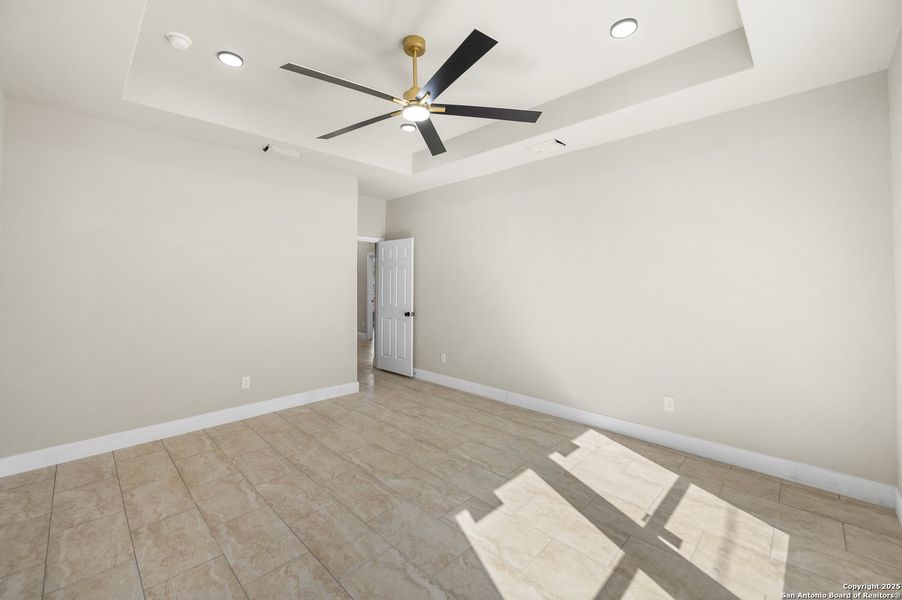 Spacious, unfurnished interior of a new home in , Elmendorf (Image 16).