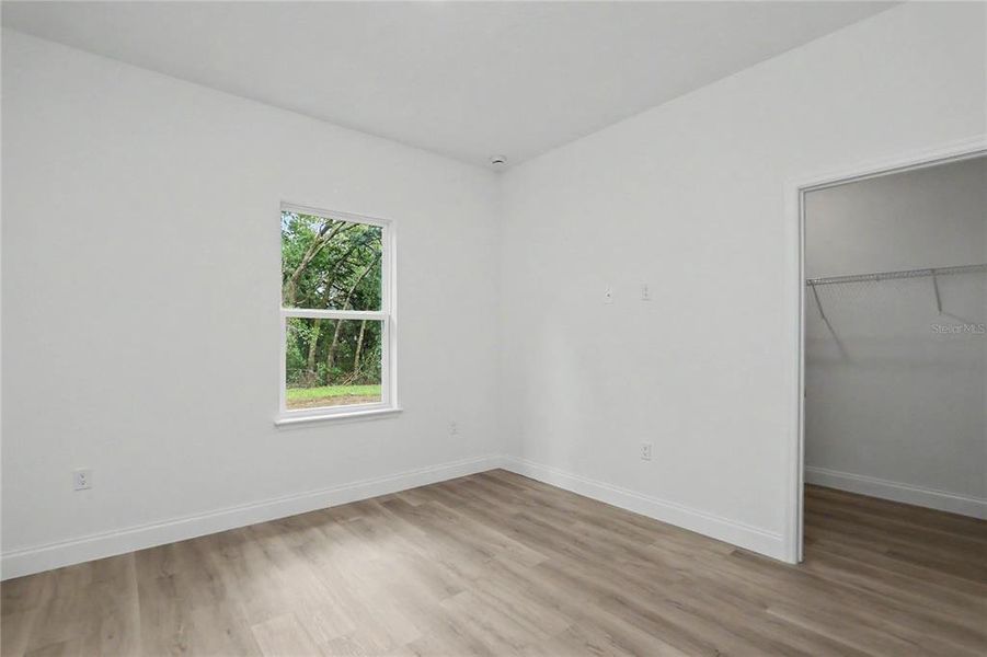 Spacious, unfurnished interior of a new home in , Citrus Springs (Image 33).