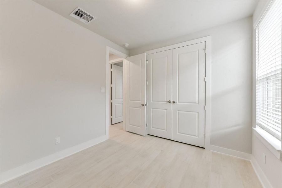 Spacious, unfurnished interior of a new home in , Texas City (Image 30).