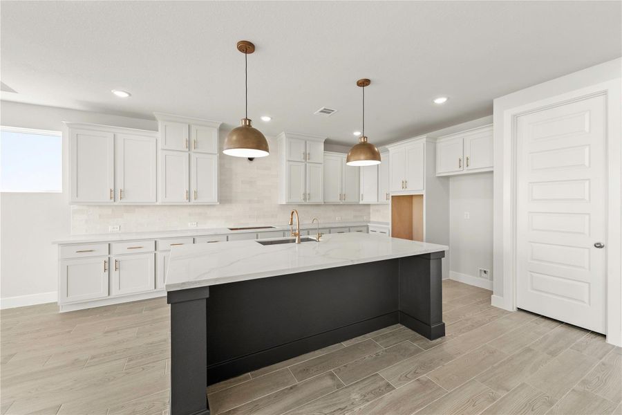 Representative image. Features, selections and colors may vary.