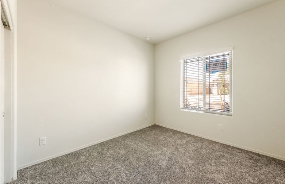 Spacious, unfurnished interior of a new home in Copper Falls, Buckeye (Image 16).